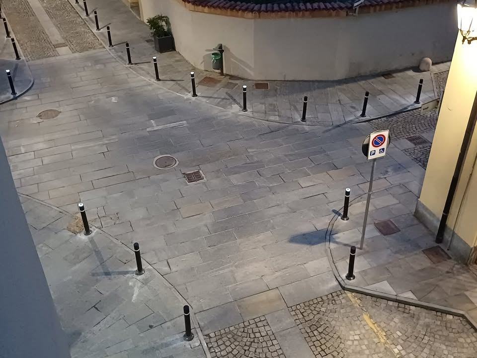 NUOVO ARREDO URBANO NEL CENTRO STORICO ​Sono in corso i lavori per la…