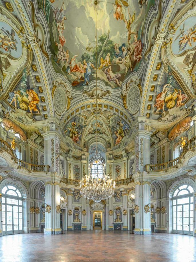 ✨ Agosto alla Palazzina di Caccia di Stupinigi è un viaggio tra storia, stelle…
