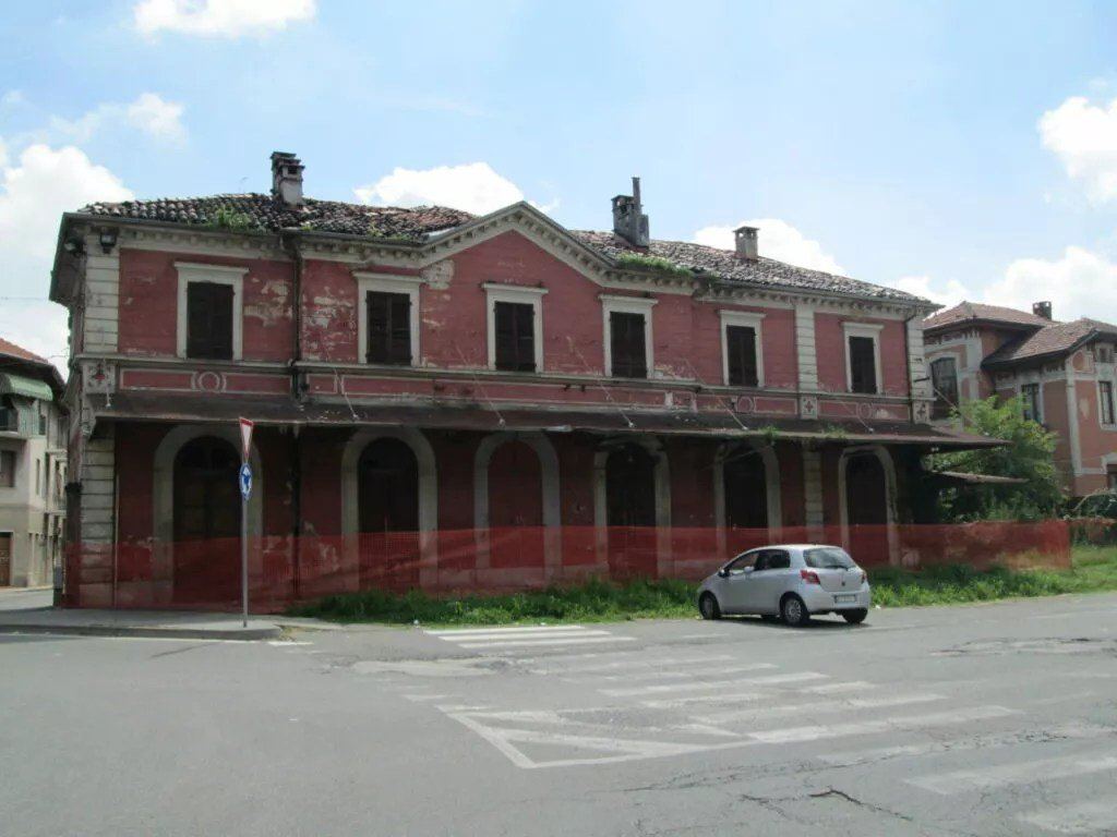 Vecchia stazione: altro passettino avanti