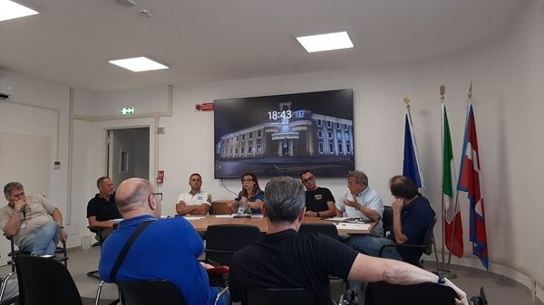Confronto tra genitori e amministrazione sulla sicurezza della scuola media “Demonte”