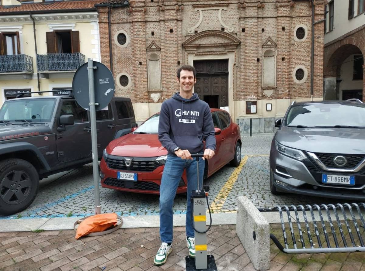 Spunta in piazza Boschiassi la colonnina Stop&amp;Go dedicata ai ciclisti. Obiettivo? Favorire chi predilige la bicicletta e mobilità sostenibile