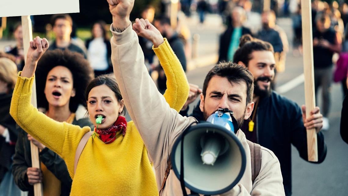 Aumenta la tariffa dell'asilo nido, i genitori costretti a pagare anche nei mesi estivi per "ma…
