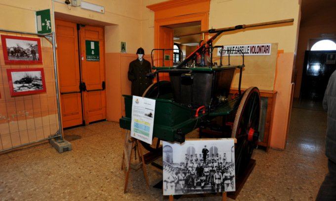 Un monumento in ricordo del volo Itavia che precipitò nel 1974 a Caselle
