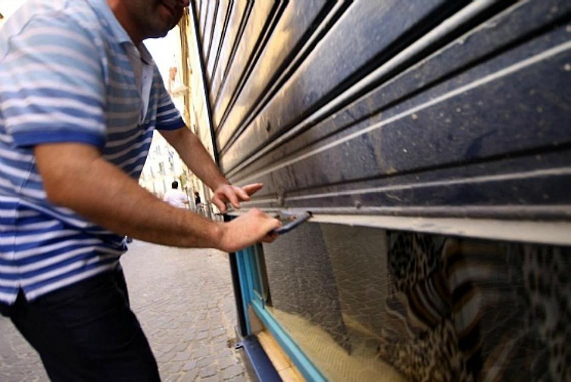 Commercianti in rivolta per lo spostamento della scuola: "Così rischiamo di chiudere"