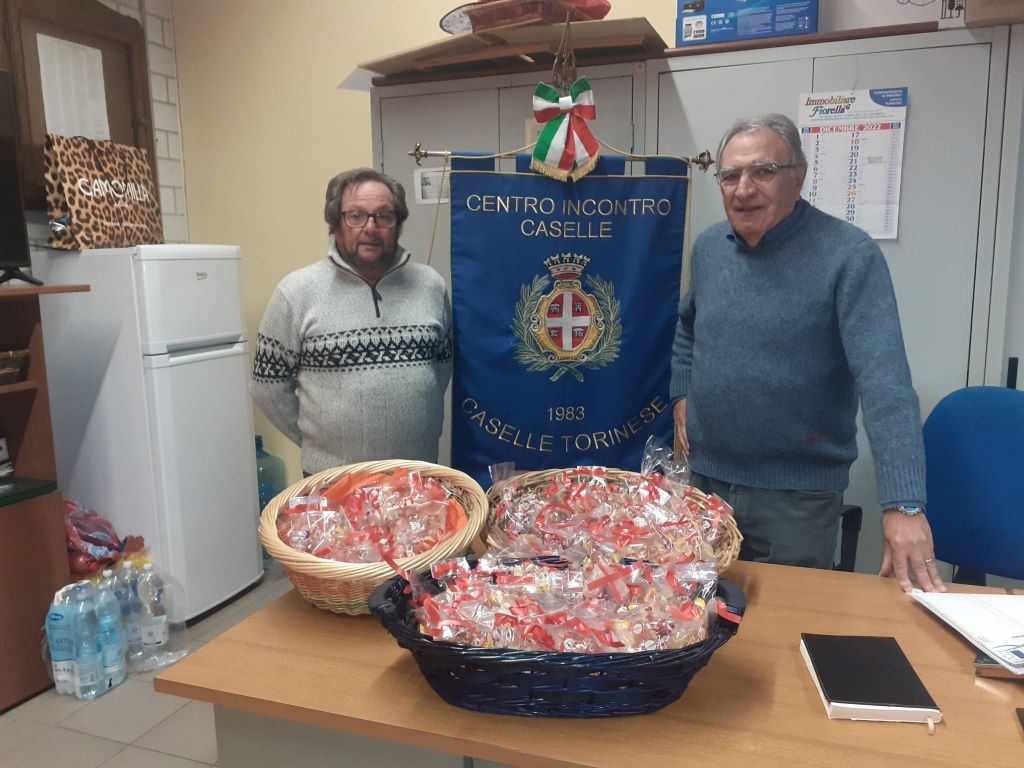 Il motoraduno dei Babbi Natale ha chiuso ieri pomeriggio le manifestazioni natalizie